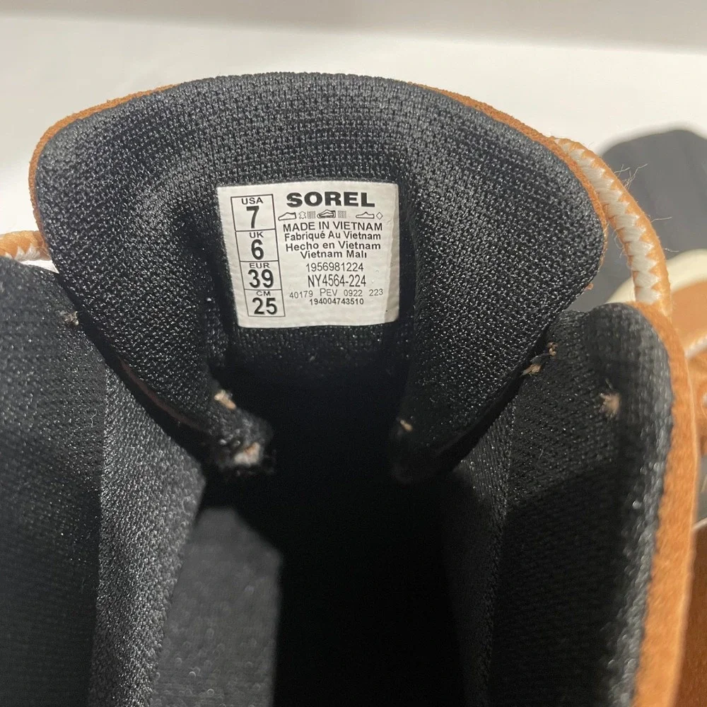 Sorel Out N About Classic WP Kids Waterproof Boots Camel Brown/Sea Salt Size 7Y